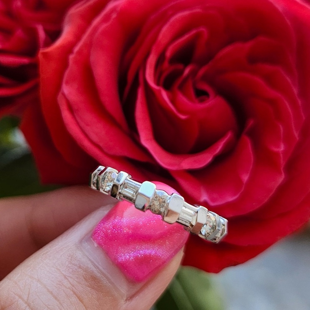 Heavy solid 14k natural diamond band - Picture 7 of 8